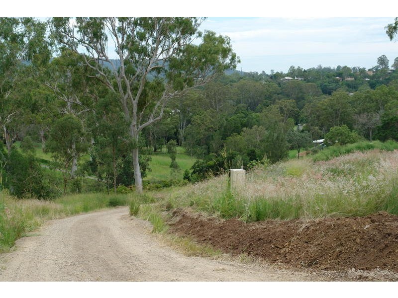 4 Kintyre Street, Brookfield QLD 4069